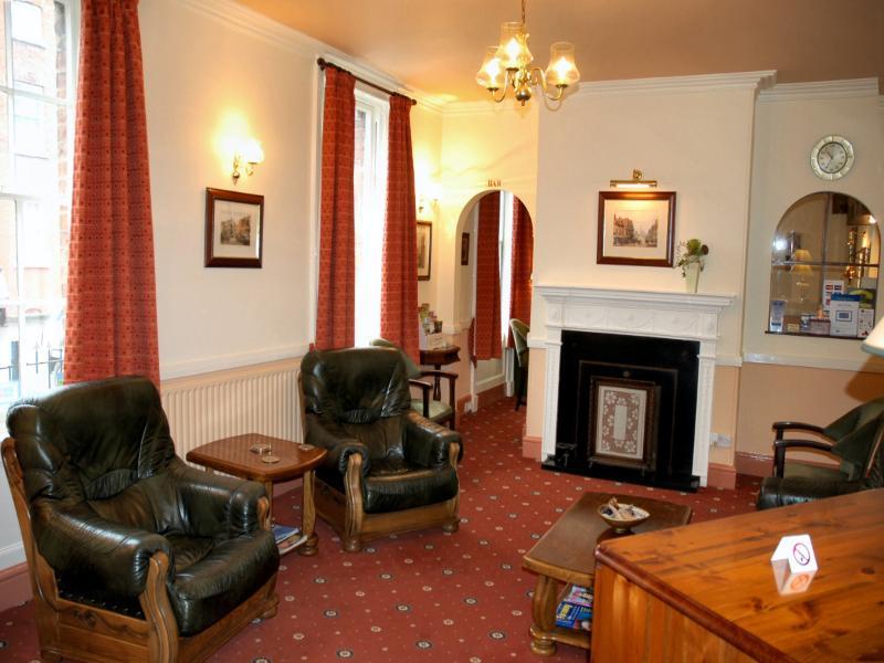 Hotel Abbots Mead 2*