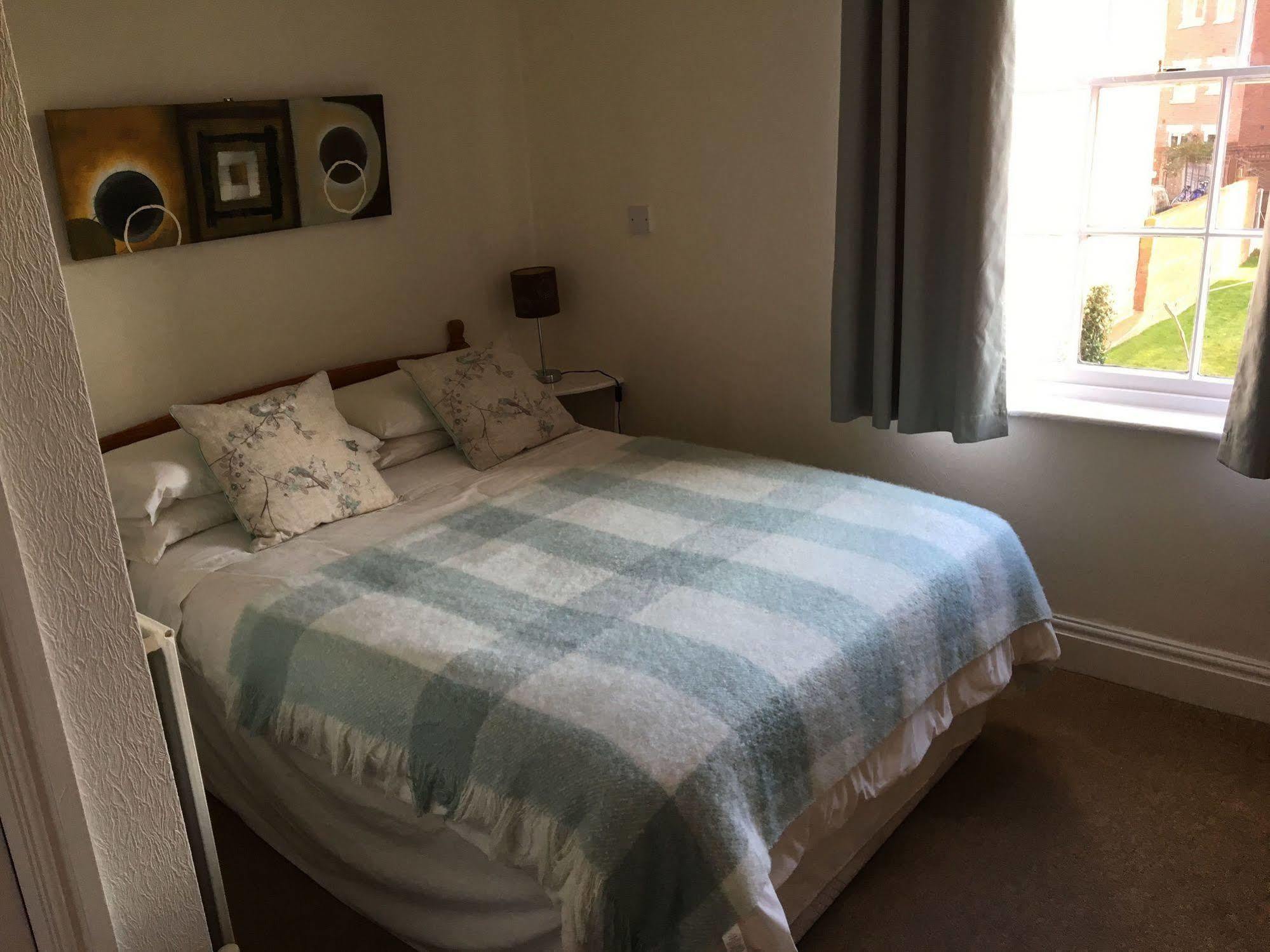 Abbots Mead 2* Shrewsbury